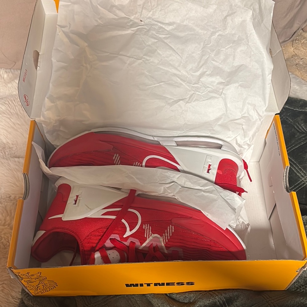 Nike LeBron Witness 6 Red Sneakers